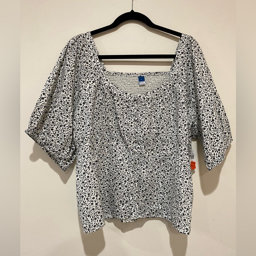 Old Navy Flowy Floral Mid-Sleeve Blouse